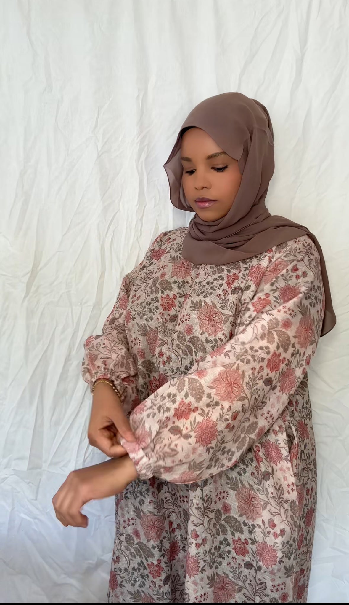 Maxi dress with scarf