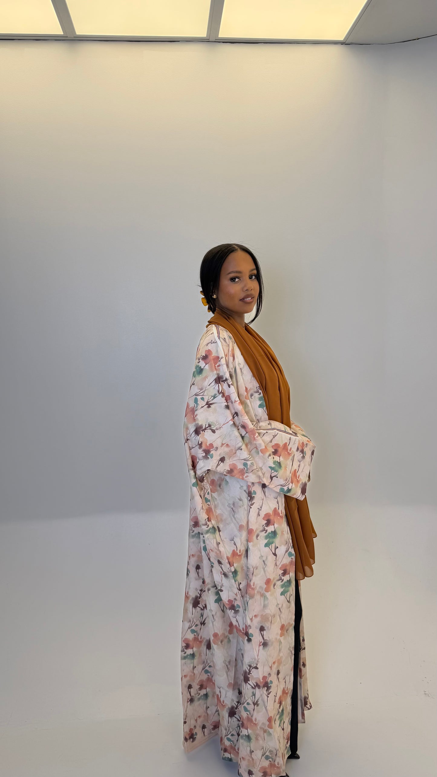 Amber Glow Abaya